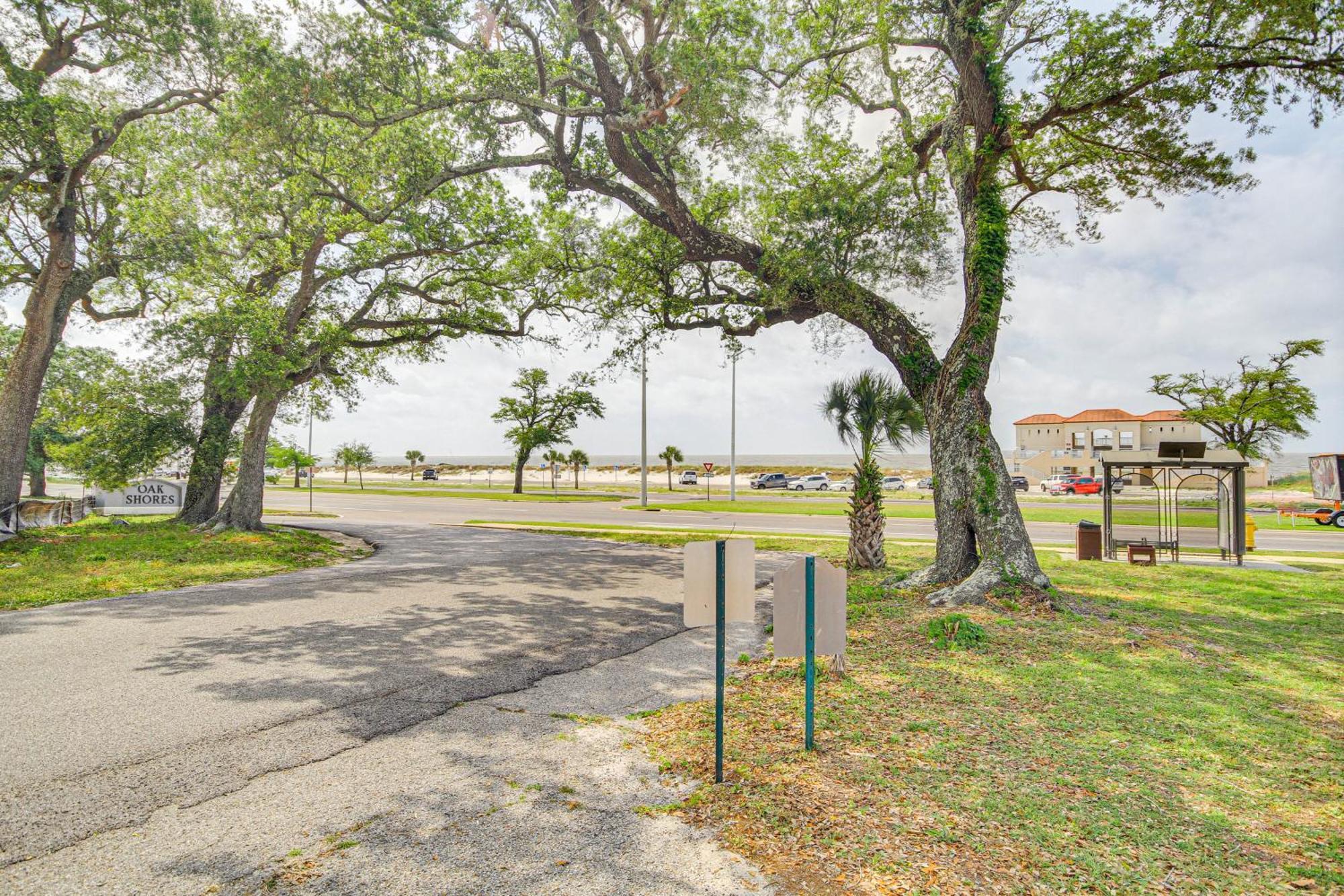 Airy Biloxi Condo With Patio Walk To Beach! المظهر الخارجي الصورة